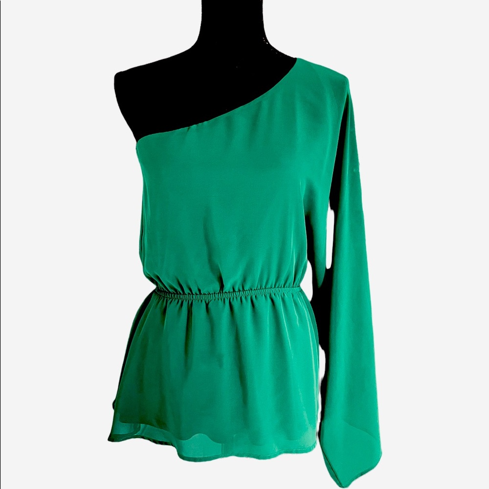 SALE THRU 8/14-  One Shoulder Blouse M